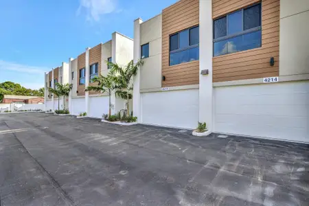 New construction Townhouse house 4208 Ne 7Th Ter 8, Unit 8, Oakland Park, FL 33334 - image