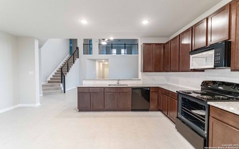 New construction Single-Family house 308 Angus Dr, Seguin, TX 78155 Rio Grande- photo 8 8