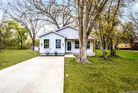 New construction Single-Family house 243 Meadow Lake Dr, Seguin, TX 78155 - image