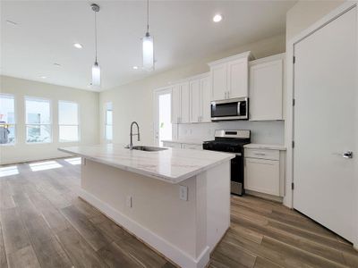 New construction Single-Family house 5935 Beall Street, Unit D, Houston, TX 77091 - photo 9 9