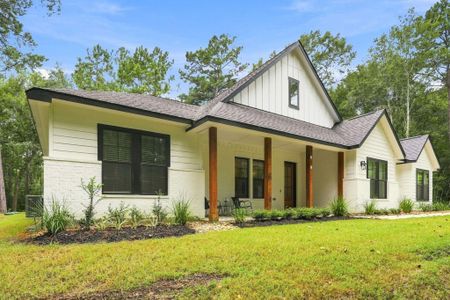 New construction Single-Family house 115 Llano Ct, New Waverly, TX 77358 - image