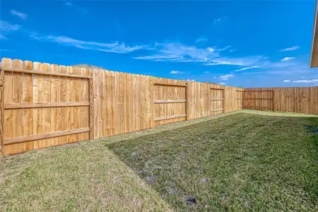 New construction Single-Family house 13326 Prado Ridge Ln, Iowa Colony, TX 77583 - image 2