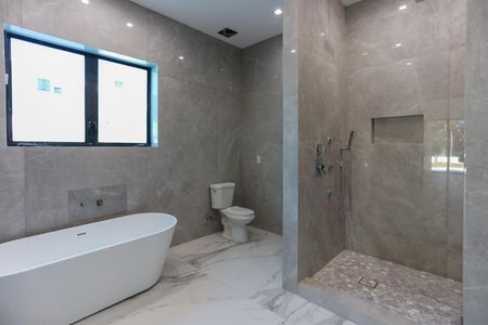 New construction Single-Family house 2421 Ne 201St St, Miami, FL 33180 - image