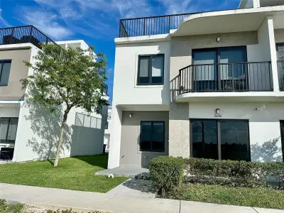 New construction Townhouse house 26126 Sw 146Th Ct, Homestead, FL 33032 - image