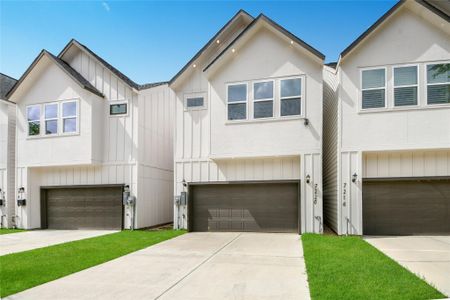 New construction Single-Family house 7220 Ave B, Houston, TX 77011 - image