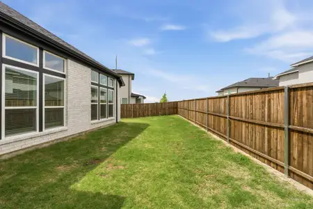 New construction Single-Family house 10588 Born Free Rd, Frisco, TX 75035 plan Bradley - image 3