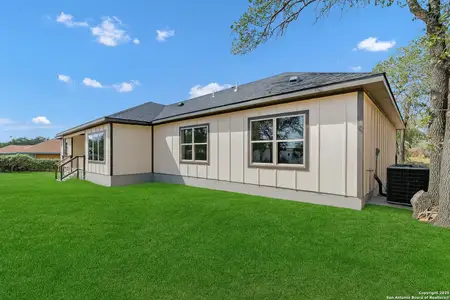 New construction Single-Family house 23048 Hilltop Peaks, Elmendorf, TX 78112 - image