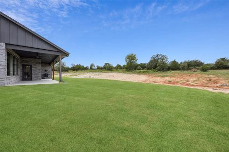 New construction Single-Family house 3004 Parker Meadows Ct, Weatherford, TX 76088 - image 4