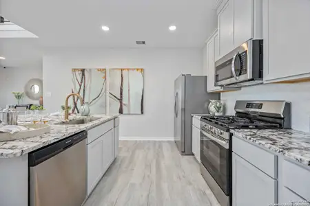 New construction Single-Family house 15090 Homing Mdw, San Antonio, TX 78253 plan Mansfield - image 7