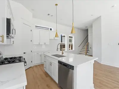 New construction Single-Family house 8914 Sunshine Laverne Ln, Houston, TX 77080 - image 15