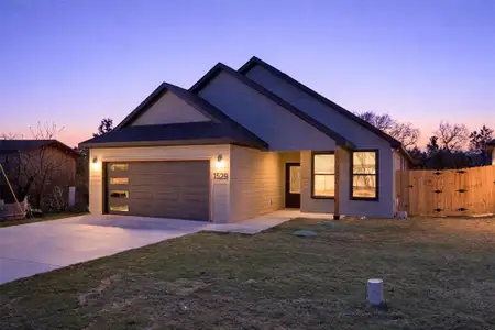New construction Single-Family house 1529 Corona Dr, Granbury, TX 76048 - image