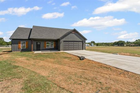 New construction Single-Family house 3906 Chippewa Ct, Granbury, TX 76048 null- photo 0