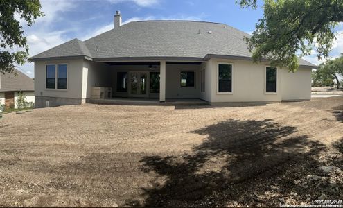 New construction Single-Family house 1239 Ace Trail, New Braunfels, TX 78132 - photo 18 18