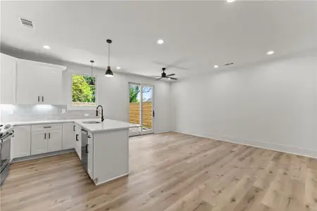 New construction Townhouse house 376 Forrest Ave, Gainesville, GA 30501 - image 6