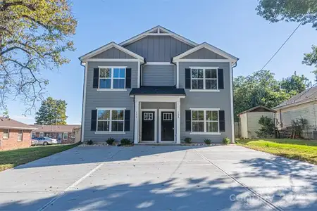 New construction Duplex house 128 18Th Pl Nw, Hickory, NC 28601 - image