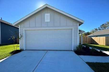 New construction Single-Family house 209 Dallas Drive, Angleton, TX 77515 Kitson- photo 0