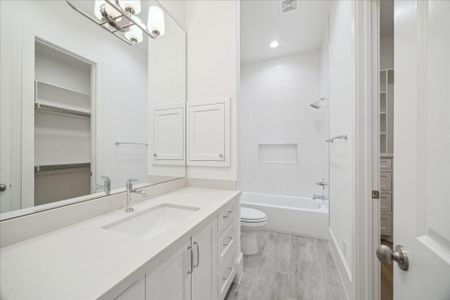 New construction Single-Family house 1119 Willard St, Houston, TX 77006 - image 16