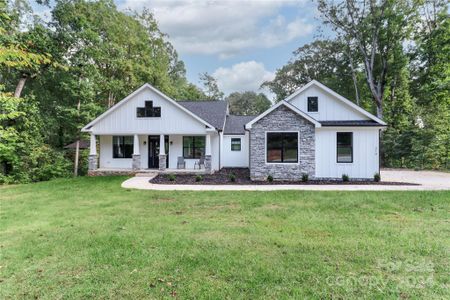 New construction Single-Family house 219 W Gleneagles Road, Statesville, NC 28625 - photo 0