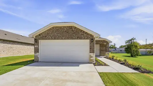 New construction Single-Family house 1903 Glory Dr, Bonham, TX 75418 plan Estero - image