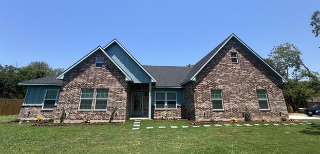 New construction Single-Family house 300 Austin St, Alvarado, TX 76009 null- photo 0
