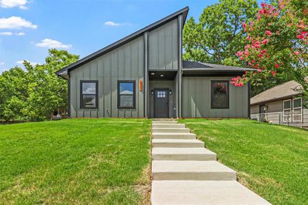 New construction Single-Family house 527 W Walker Street, Denison, TX 75020 - photo 0