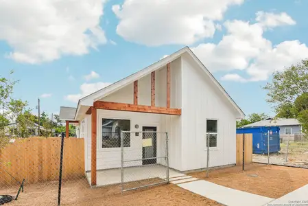 New construction Single-Family house 1535 Lennon St, San Antonio, TX 78223 - image