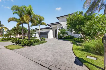 New construction Single-Family house 131 Edwards Ln, Palm Beach Shores, FL 33404 - image