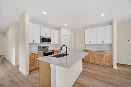 New construction Single-Family house 640 Levine Ct, Montgomery, TX 77316 plan RC Conway - image 7