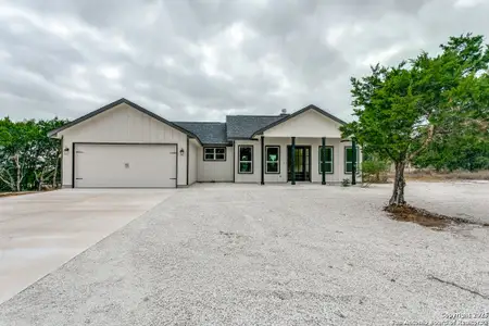 New construction Single-Family house 1140 Yaupon, Fischer, TX 78623 - image