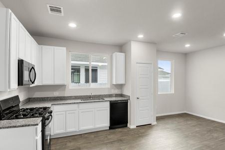 New construction Single-Family house 3043 Winding Creek Rd, Kyle, TX 78640 plan 1326 Casetta - image 6