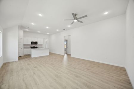 New construction Single-Family house 256 Bendecido Lp, Elgin, TX 78621 plan Cypress | Trinity Ranch - Texas Tree Series | 40' Lots - image 20