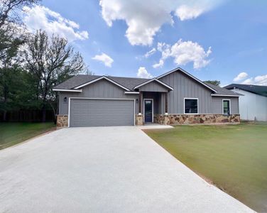 New construction Single-Family house 206 Waikakaaua Dr, Bastrop, TX 78602 null- photo 1 1