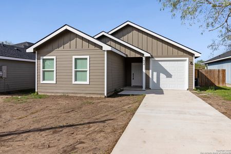 New construction Single-Family house 804 W Huntington St, Beeville, TX 78102 - image