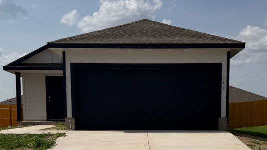 New construction Single-Family house 148 Wyatt Wy, Jarrell, TX 76537 plan Estero - image