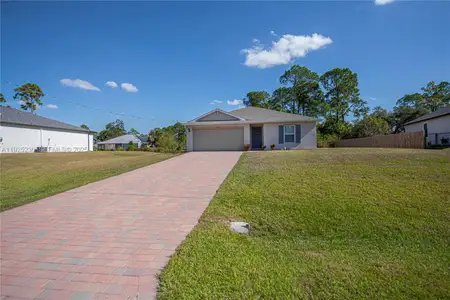 New construction Single-Family house 6058 S Moss Circle La, Labelle, FL 33935 - image