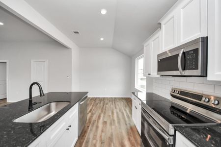 New construction Single-Family house 12825 Naval Dr, Conroe, TX 77306 plan Magnolia - image 5