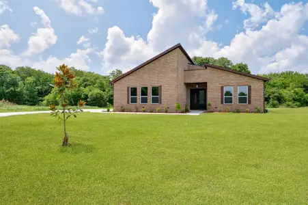New construction Single-Family house 1250 Southfork Ct, Waxahachie, TX 75167 - image