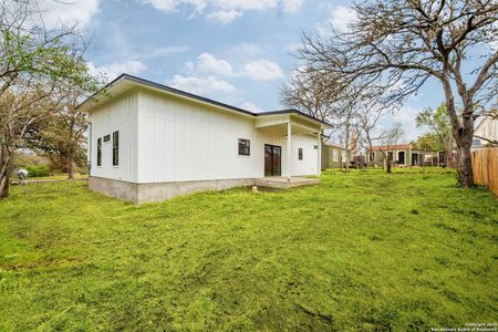 New construction Single-Family house 615 S Camp St, Seguin, TX 78155 null- photo 5 5