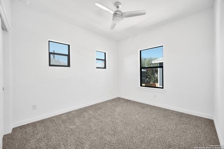 New construction Single-Family house 914 N Olive, Unit 101, San Antonio, TX 78202 null- photo 2 2