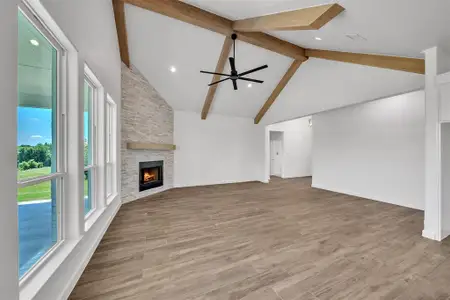 New construction Single-Family house 9012 Valley Oak Ct, Springtown, TX 76082 - image 20