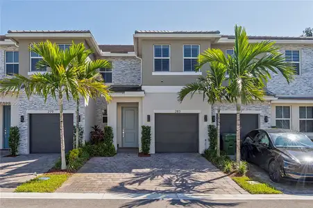 New construction Townhouse house 283 Sw 169Th Ln, Pembroke Pines, FL 33027 - image
