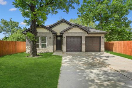 New construction Single-Family house 3021 King Street, Houston, TX 77026 - photo 0