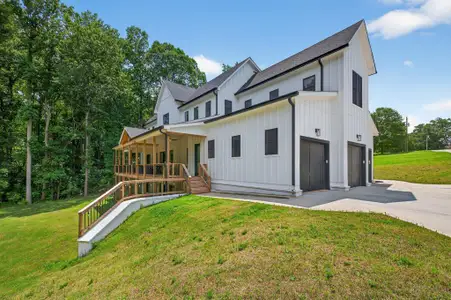 New construction Single-Family house 3180 Lee Dr, Buford, GA 30518 - image