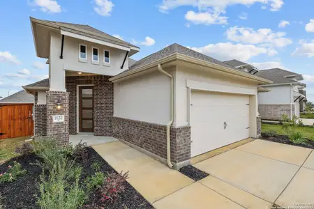 New construction Single-Family house 1852 Bighorn Trl, New Braunfels, TX 78132 plan Leona - image