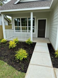 Fabulous front and back porch living.  Perfect for the small town life.