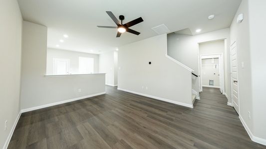 New construction Single-Family house 14011 Mount Hunter Dr, Willis, TX 77318 plan The Woodland - image 8