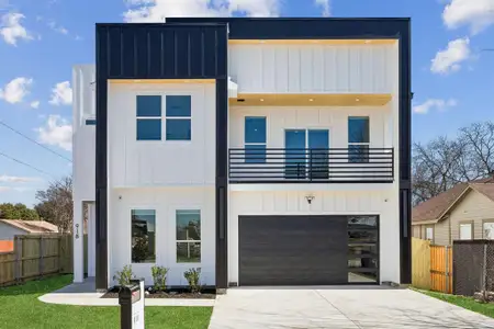 New construction Single-Family house 918 N Tatum Ave, Dallas, TX 75211 - image