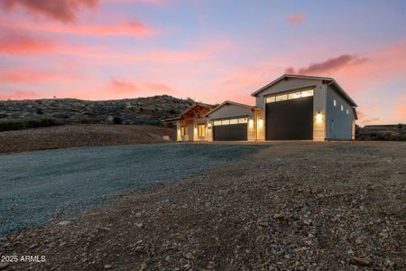 New construction Single-Family house 15900 Lone Fox Trl, Dewey-Humboldt, AZ 86327 - image