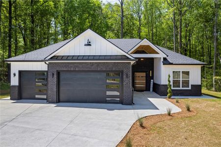 New construction Single-Family house 632 Hunters Cove Ln, Loganville, GA 30052 null- photo 0 0