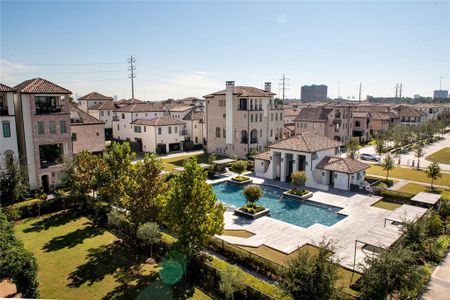 Home's location is overlooking the pool and dog park areas.  How lovely!